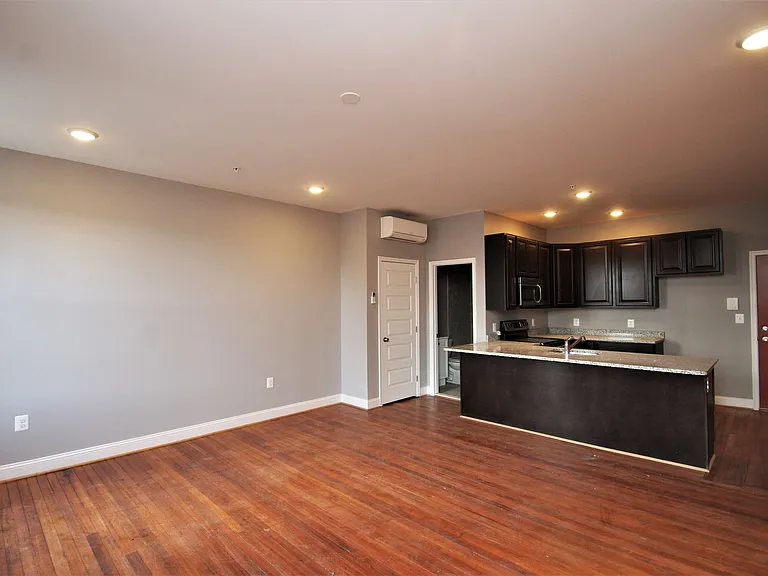 1017 Saint Paul St — Photo 11