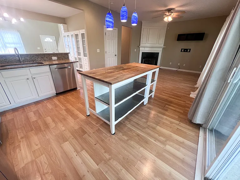302 Mannington Dr — Photo 11
