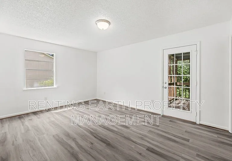 600 Westwood Ave — Photo 10