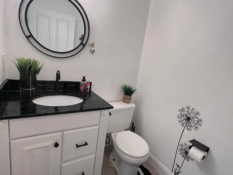 11831 Derbyshire Dr — Photo 28