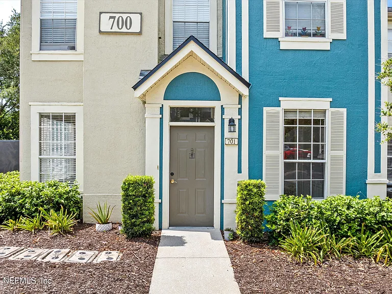 13700 Richmond Park Dr N #701 — Photo 3