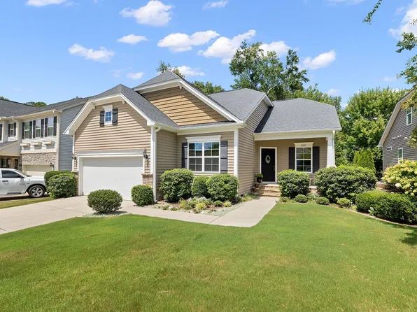 613 Minerva Dale Dr, Fuquay Varina, NC 27526
