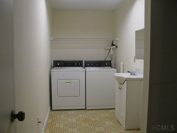3rd image of 12 Blakefield Dr
