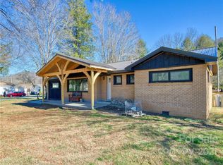 2906 Jonathan Creek Rd, Waynesville, NC 28785