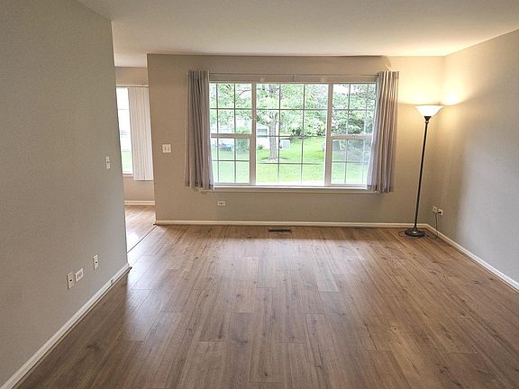 4th image of 1321 N Red Oak Cir Unit 1