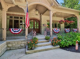 1782 Horseshoe Blvd, Westlake, OH 44145