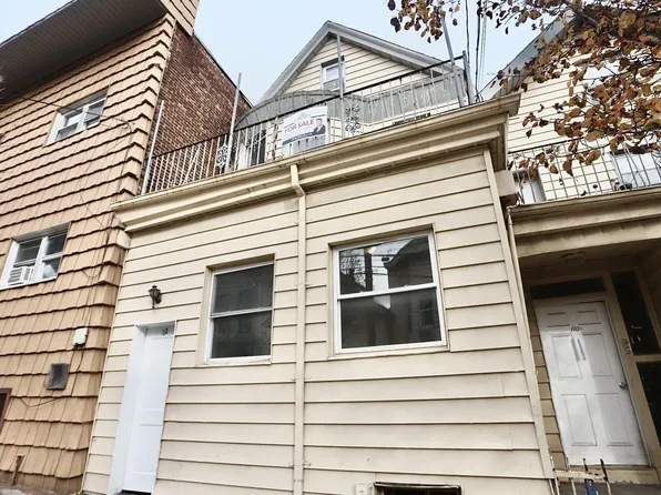 112 34th St, Union City, NJ 07087