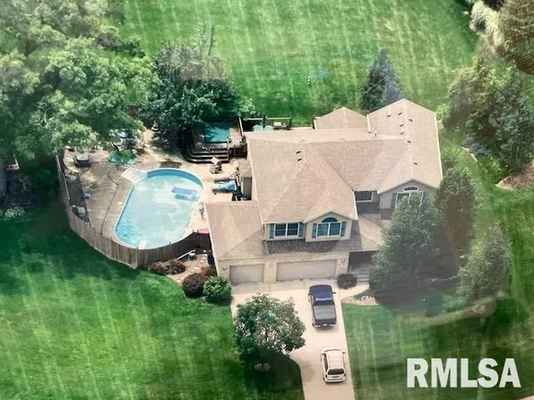 1202 Lakeview Dr, Port Byron, IL 61275