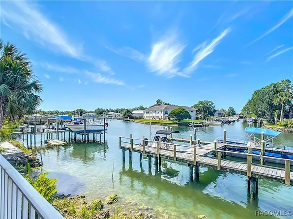 253 NW Baypath Dr, Crystal River, FL 34428