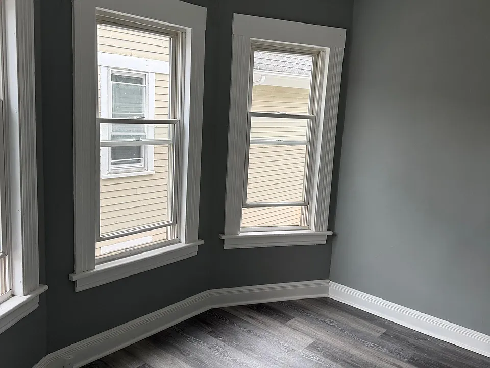 473-477 Putnam St #2