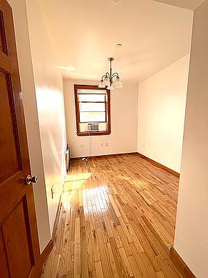2nd image of 720A Leonard St #Q