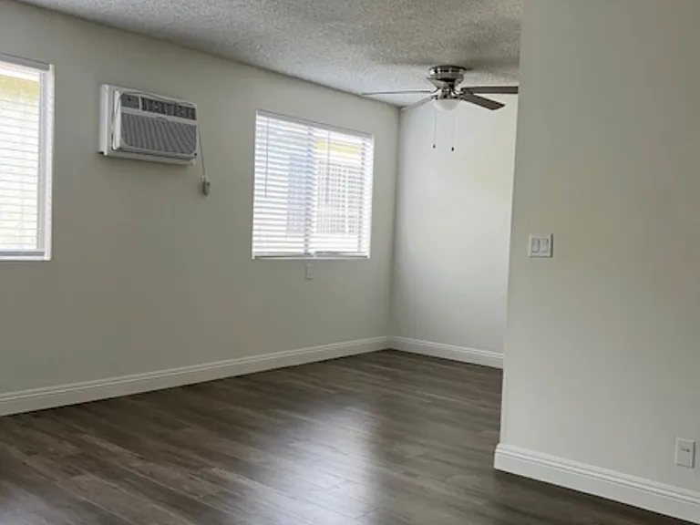 3752 Hughes Ave #15 — Photo 2