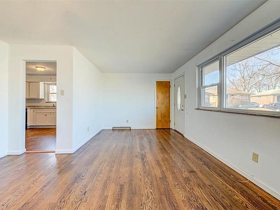 5th image of 4724 Collins Ct