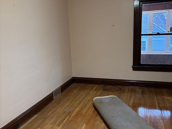 4th image of 1003 1/2 Catherine St