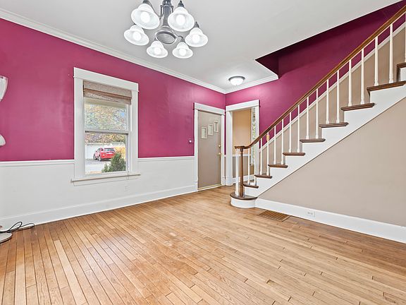 2nd image of 1019 Hibbard St