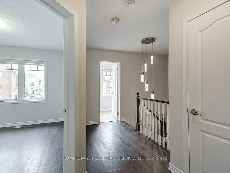 329 Gooding Cres — Photo 37