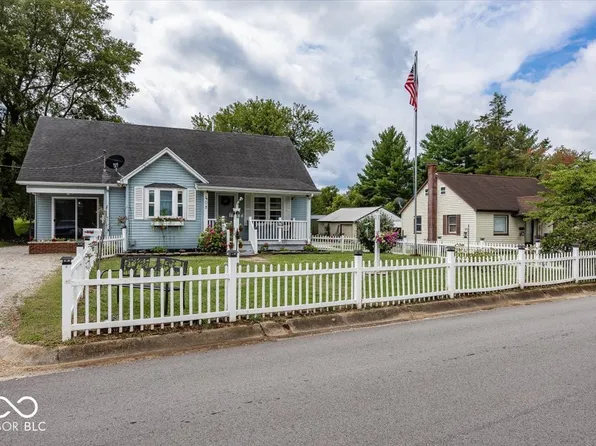 408 Bloomington Rd, Brownstown, IN 47220