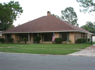3735 Sessions Dr, Baton Rouge, LA 70816