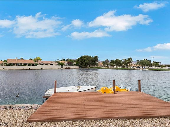 3rd image of 2589 Sun Reef Rd