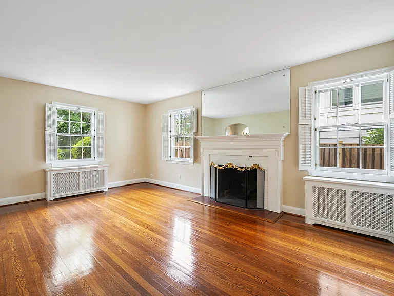 5122 Fairglen Ln — Photo 3