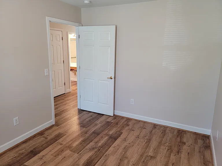 211 Provence St — Photo 12