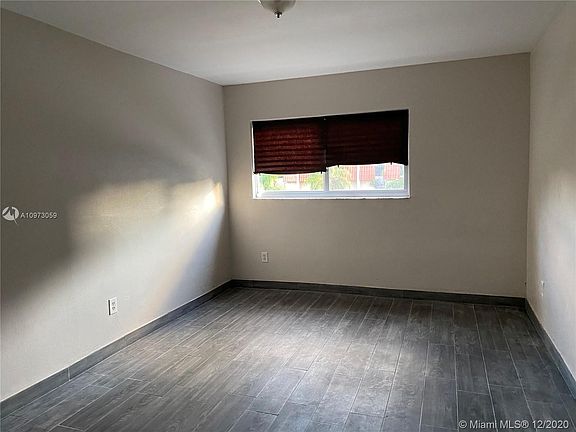 3rd image of 3755 NE 167th St APT 1