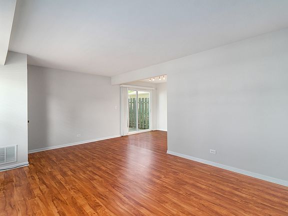 4th image of 1186 E Candlenut Ln #1186