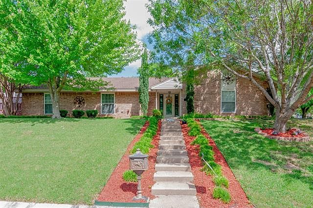 1st image of 8800 Glen Hollow Dr
