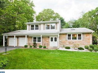 5 Barton Ct, East Brunswick, NJ 08816