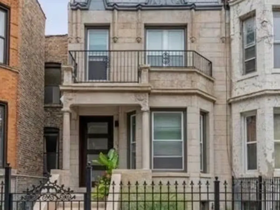 658 E 50th Pl