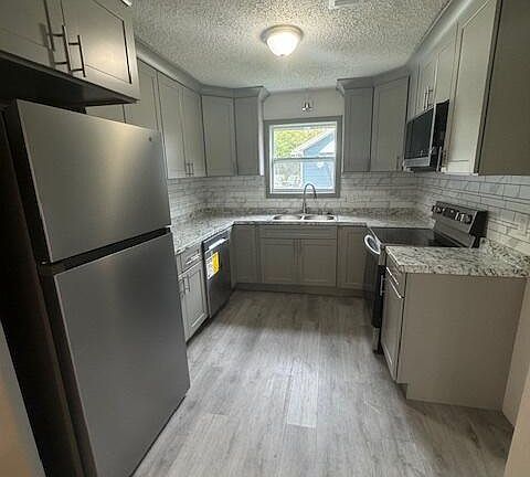 5th image of 3609 Coventry Dr