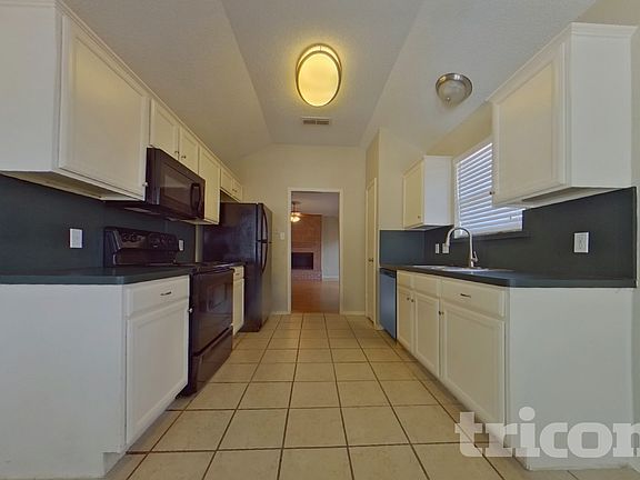 5th image of 7548 Ashcroft Cir
