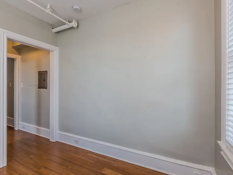 Charming Renovated Apartments in the Heart of Ardmore — Photo 17