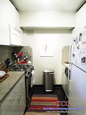 Sold by CCG Real Estate Brokerage | media 18