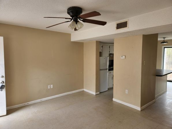 50 Pheasant Run Dr APT B