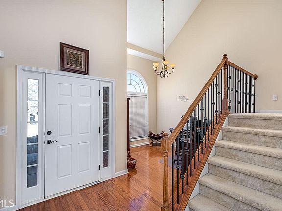 2nd image of 490 Astoria Way