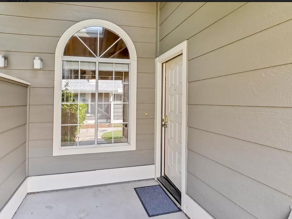 1st image of 110 Pierpoint Cir #110