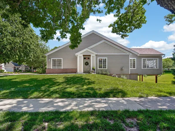 7730 Wistful Vista Dr Unit 401, West Des Moines, IA 50266