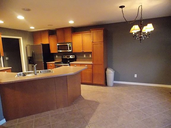 breakfast nook and bar