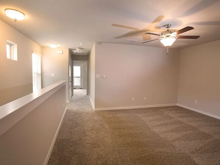 112 Lakeview Ct — Photo 14