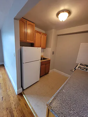 Rented by HFF Realty LLC | media 5