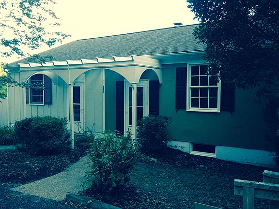 quiet country setting, convenient location