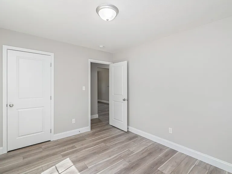 2533 Adair Ave — Photo 13
