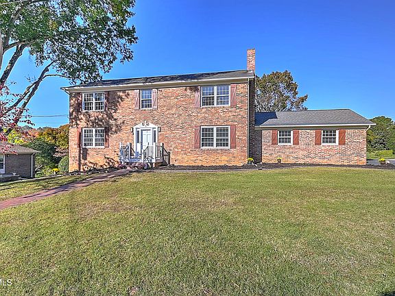 3rd image of 309 Coralwood Dr