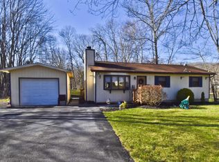 547 Highland Dr, East Stroudsburg, PA 18302