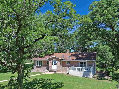 201 Hidden Oaks Ln, Janesville, IA, 50647