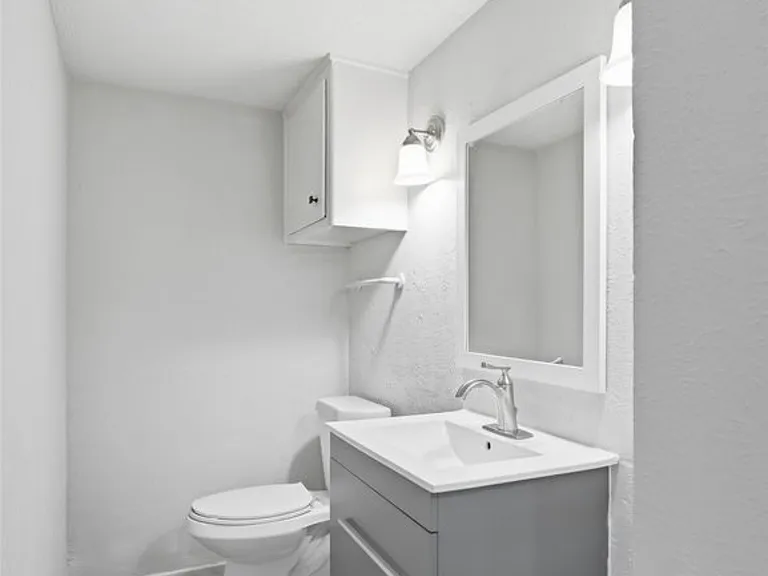8121 Ferguson Rd #8121 — Photo 15