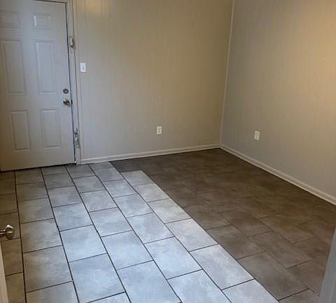 2nd image of 2408 Josephine St #10