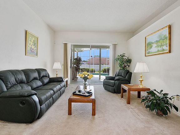 3rd image of 2143 Candleridge Ct