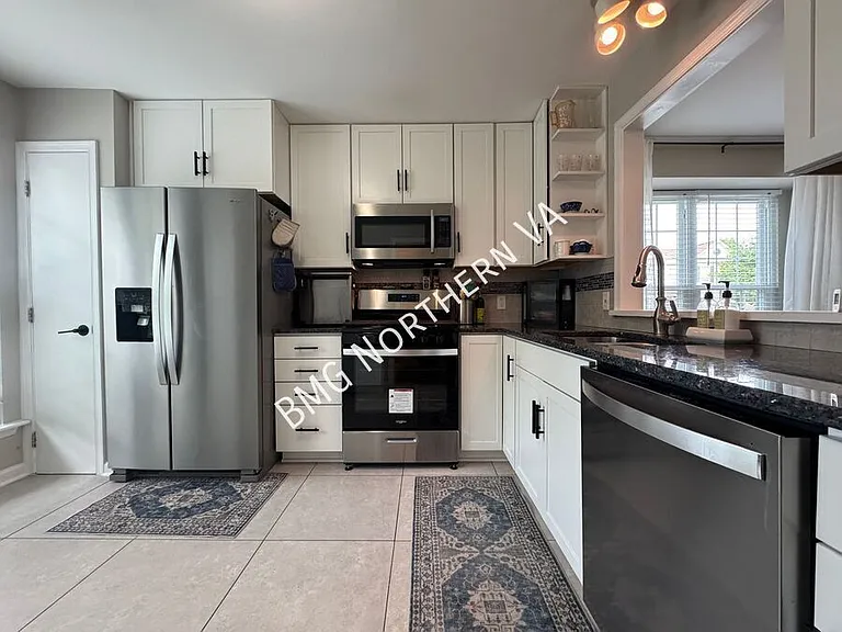 301 Bridle Crest Sq NE — Photo 5